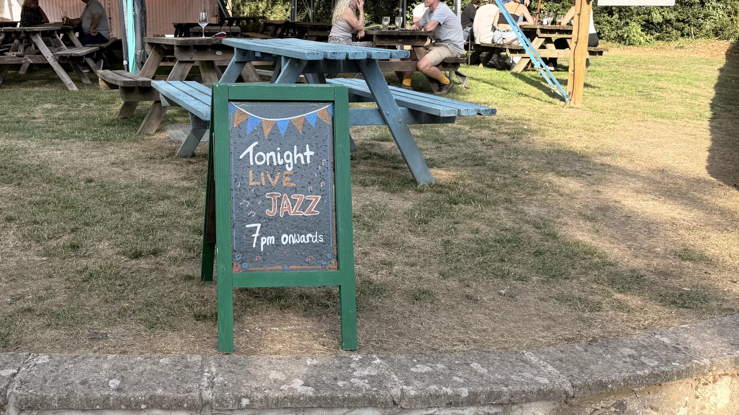 Live jazz sign at the Hatchet Inn